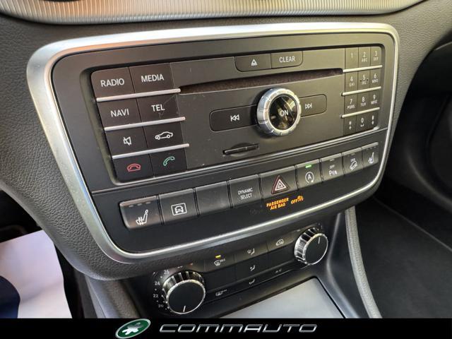 MERCEDES-BENZ GLA 200 d Automatic 4Matic Sport
