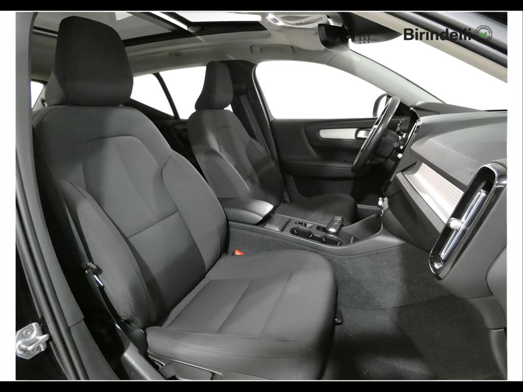 VOLVO XC40 (2017-->) - XC40 T3 Geartronic Momentum
