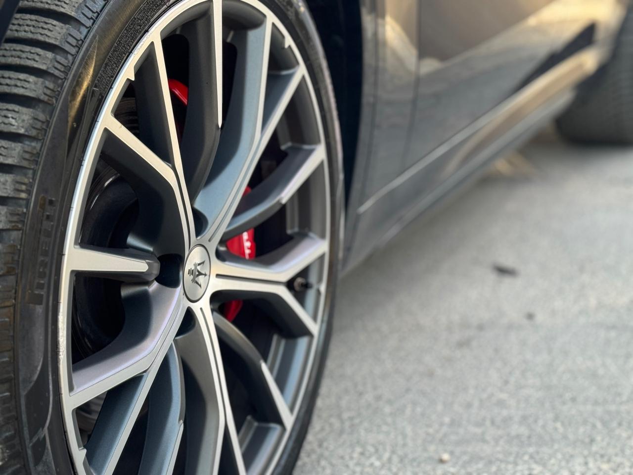MASERATI GRECALE 2.0 MHEW 330 CV MODENA STRAFULL IVA TETTO