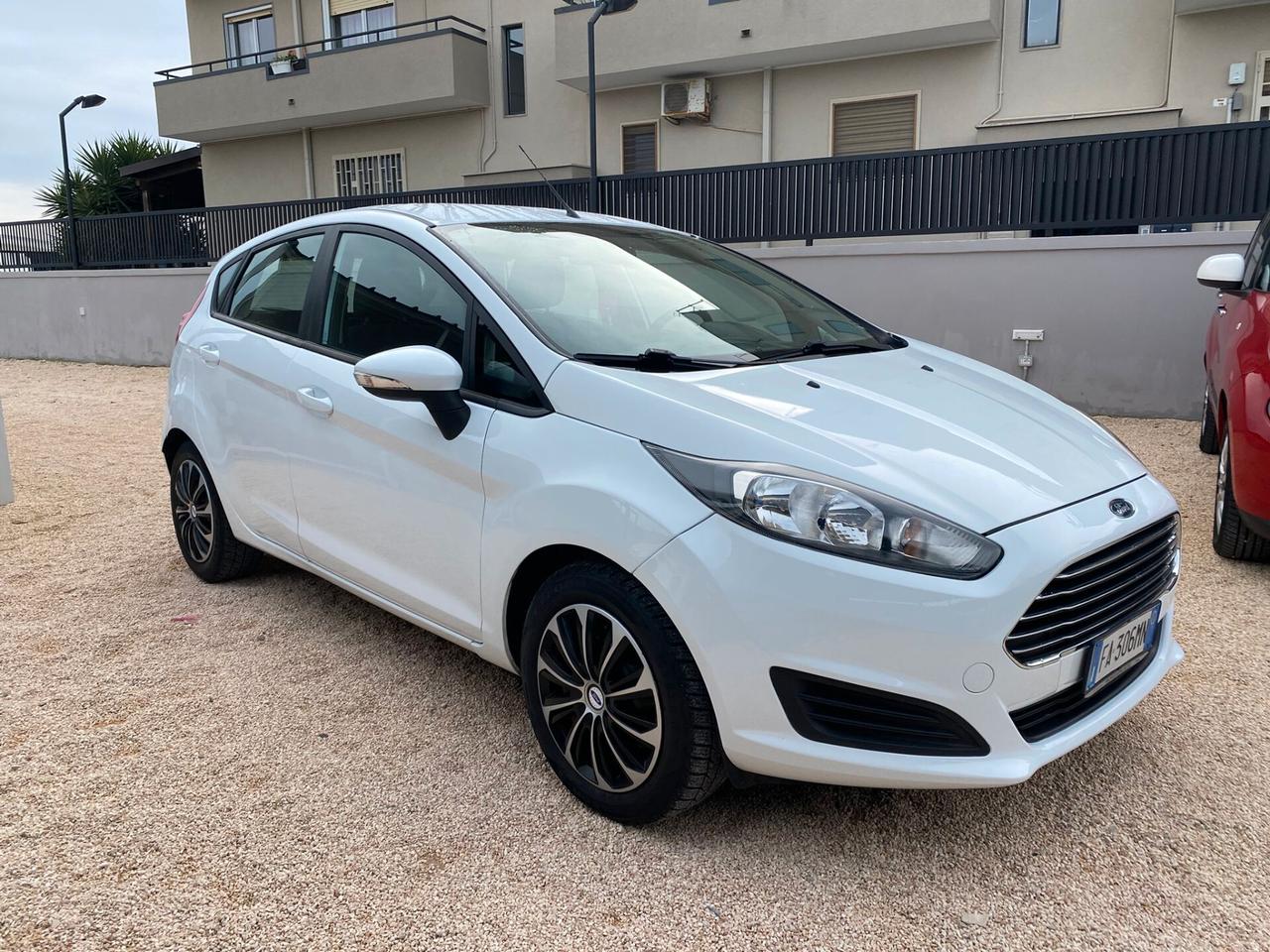 Ford Fiesta 1.5 TDCi 75CV 5 porte Black & White Edition