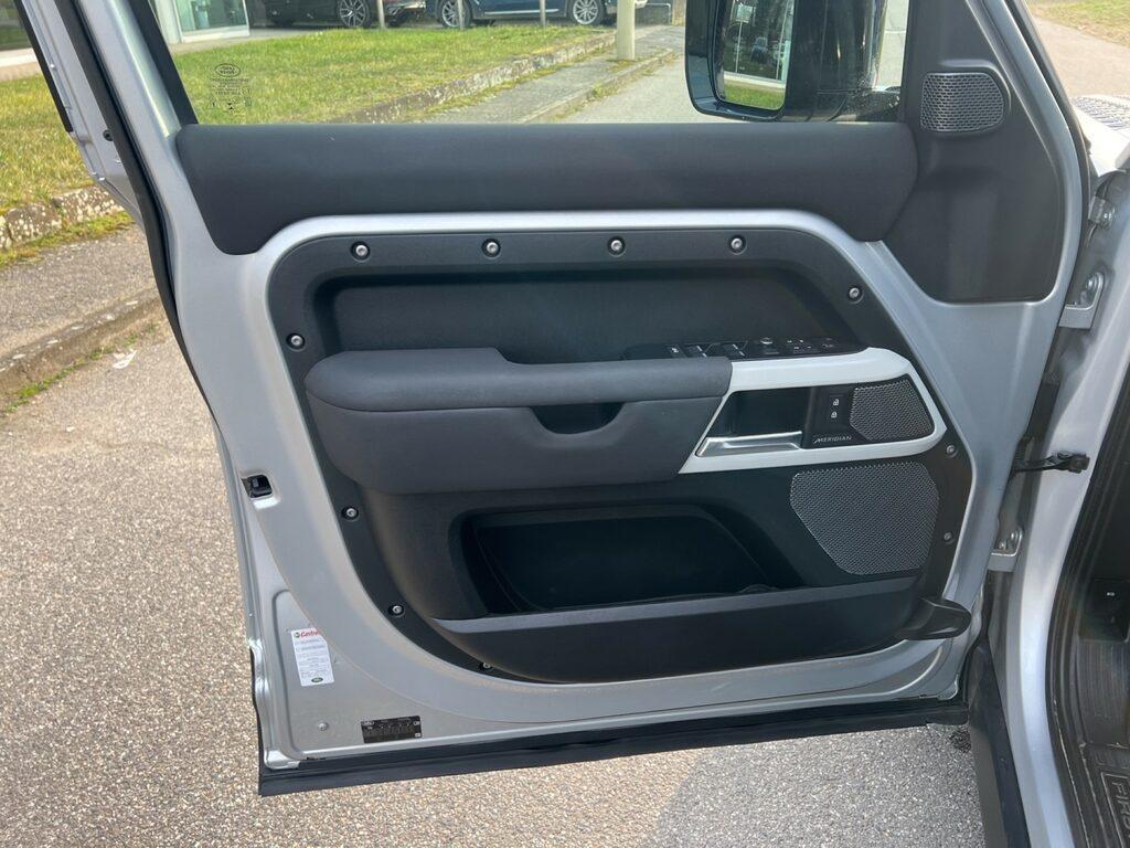 Land Rover Defender 110 2.0 SD4 First Edition AWD Auto