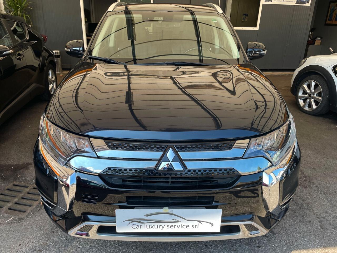 Mitsubishi Outlander 2.4 MIVEC 4WD PHEV Instyle SDA