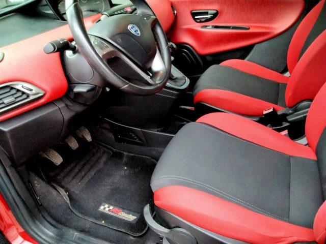 LANCIA Ypsilon 1.2 69 CV 5 porte Black & Red