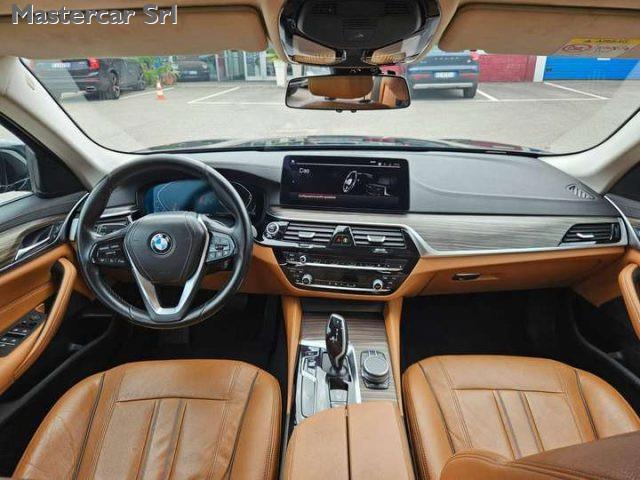 BMW 520 Serie 5 G30 2020 Berlina 520d mhev 48V Luxury auto