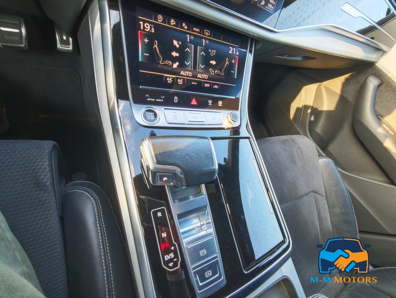 Audi Q8 55 3.0 tfsi mhev Sport quattro tiptronic