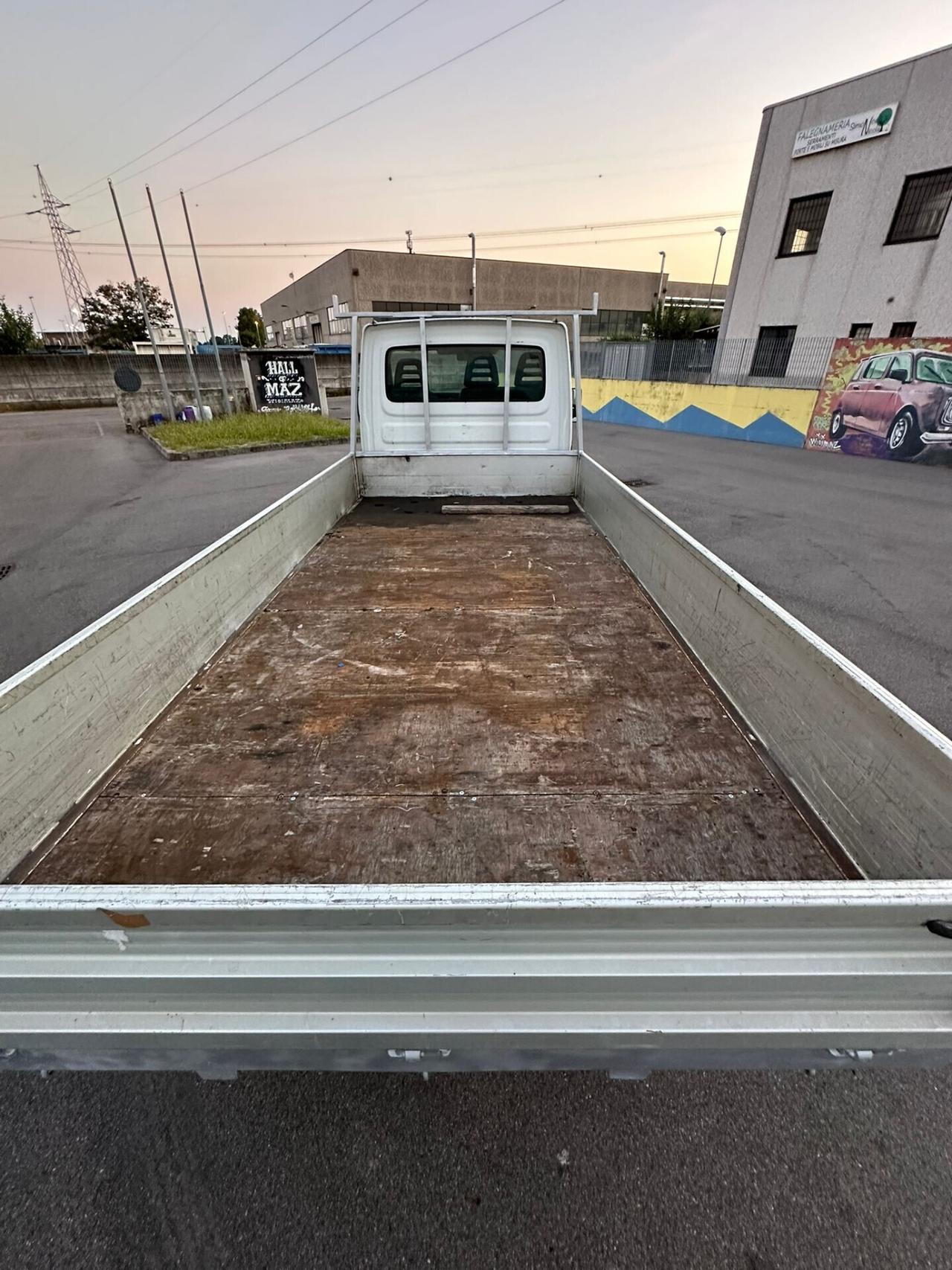 Iveco Daily modello 35c17 con cassone
