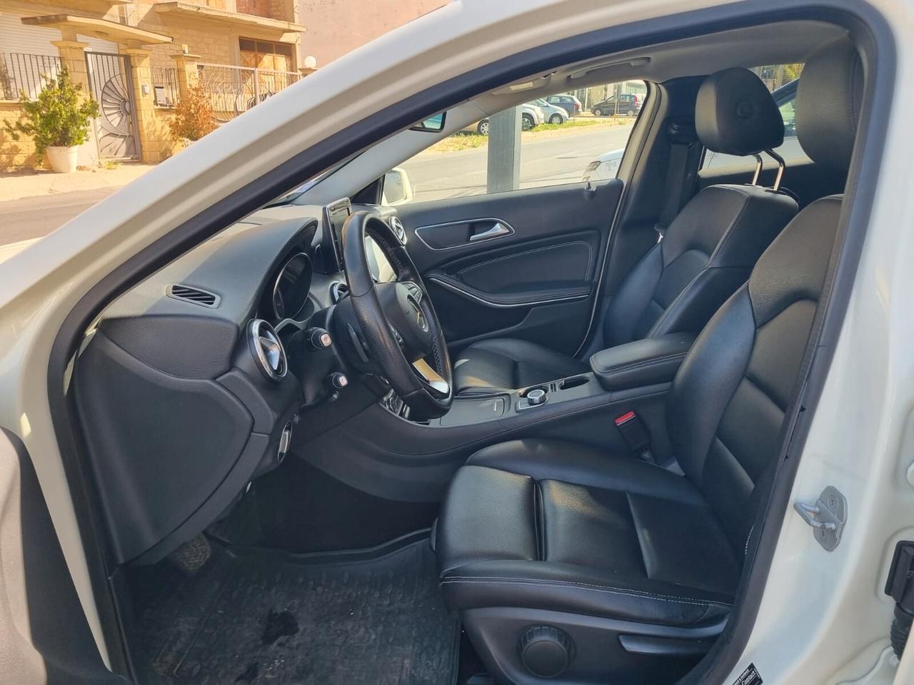 Mercedes-benz GLA 200 d Automatic Premium