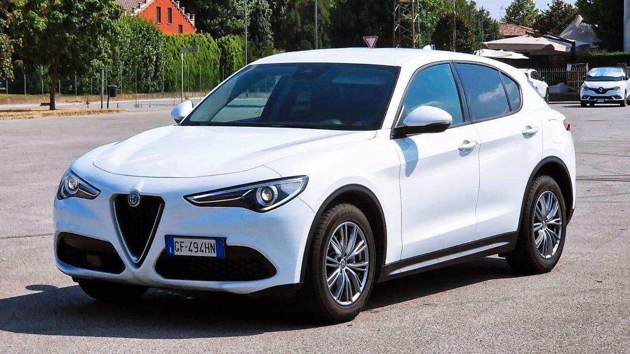 Alfa Romeo Stelvio 2.2 Turbodiesel 160 CV AT8 RWD