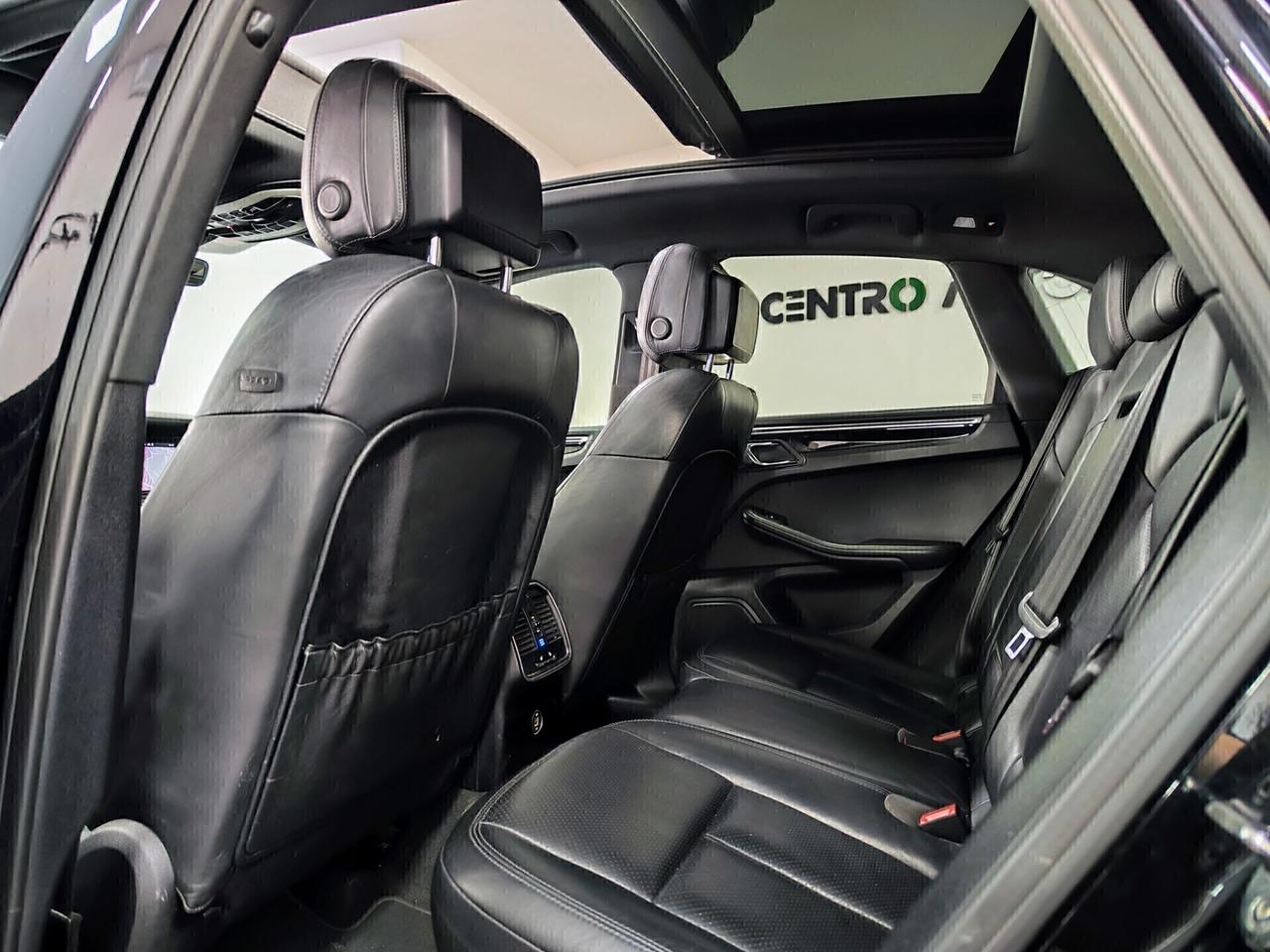 Porsche Macan 2.0 245cv Tetto Led