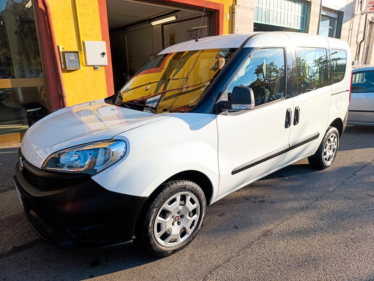 Fiat Doblo Doblò 1.4 16V benzina 5 posti