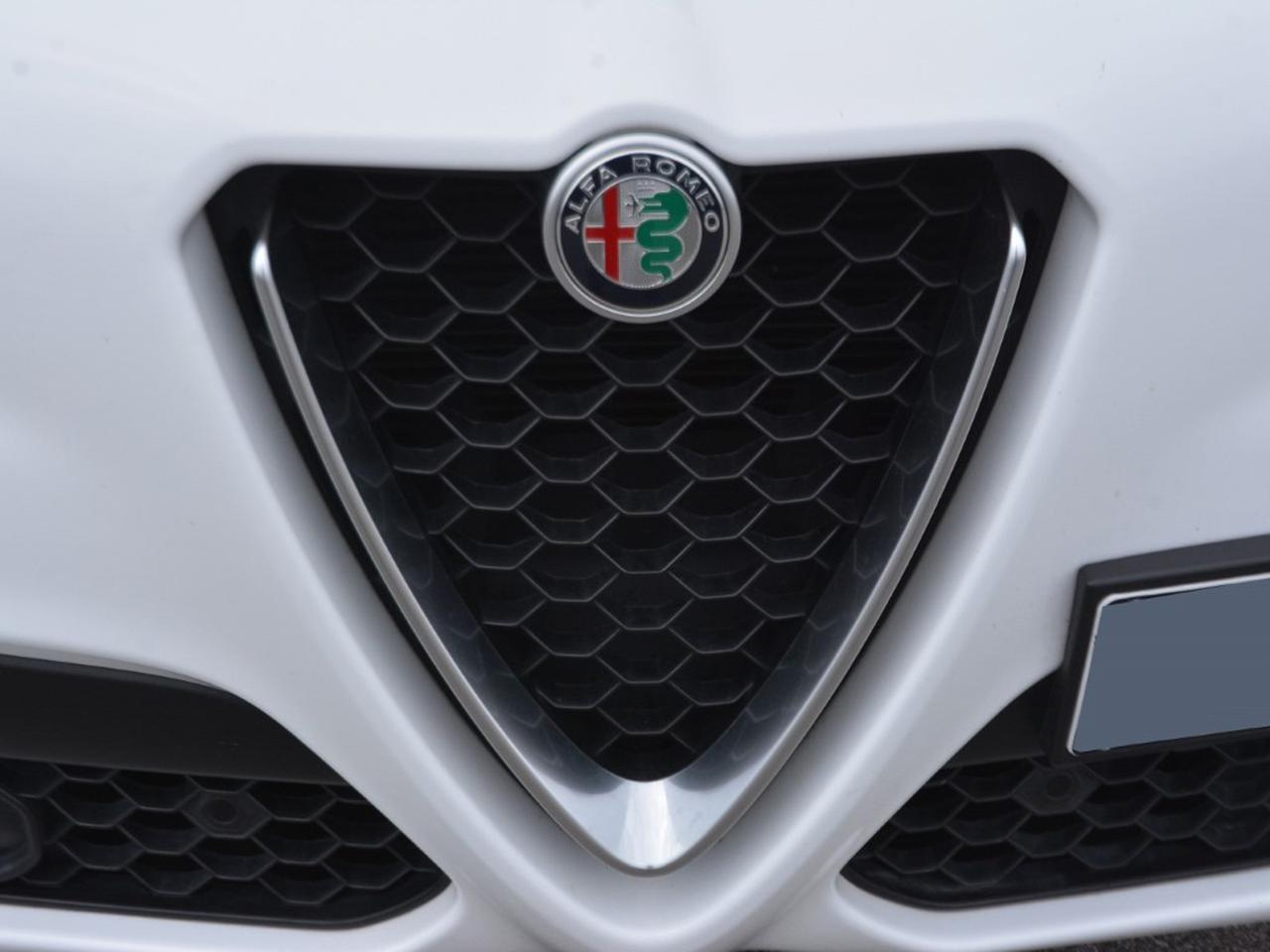 Alfa Romeo Stelvio 2.0 turbo 200cv business q4 at8