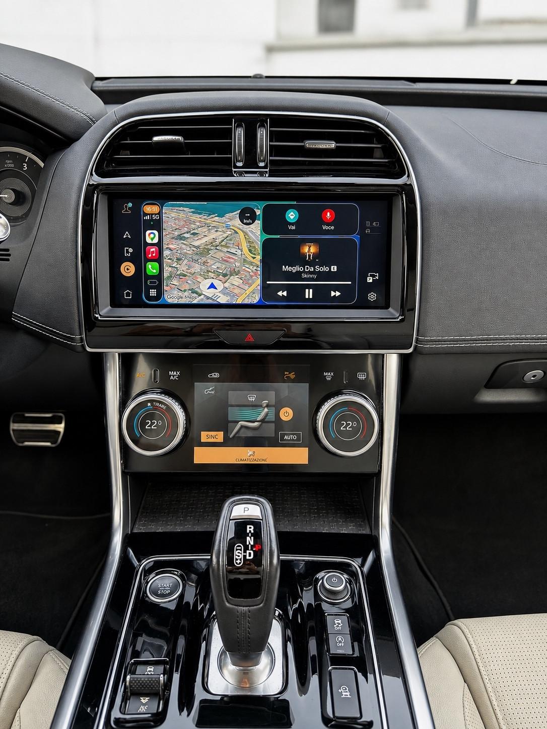 Jaguar XE 2.0 D 204 CV aut. R-Dynamic Black EDITION