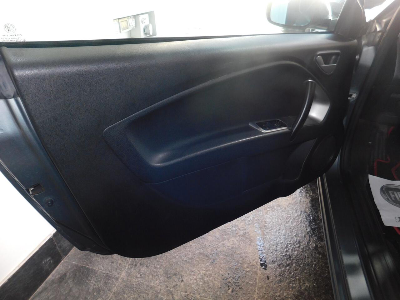 Alfa Romeo MiTo 1.3 JTDm-2 95 CV S&S Distinctive Sport Pack