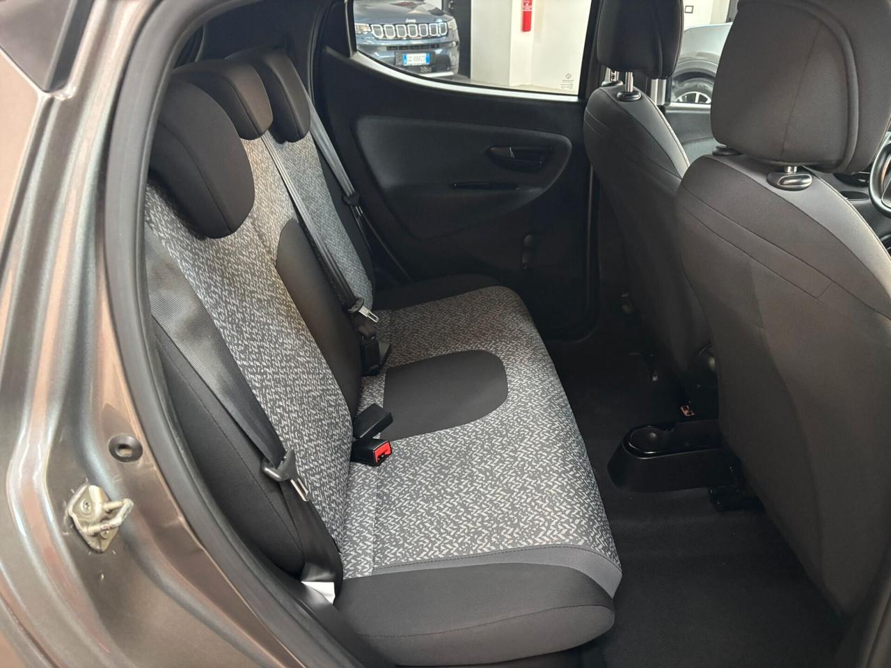 Lancia Ypsilon 1.0 FireFly 5 porte S&S Hybrid Silver Plus
