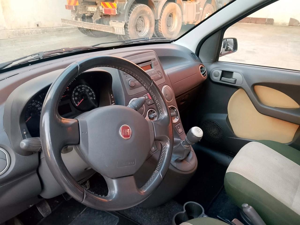 Fiat Panda 1.3MJT EURO4 4x4 Cross con GANCIO