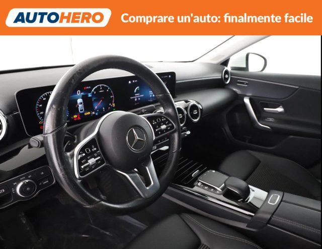 MERCEDES-BENZ A 200 d Automatic Premium