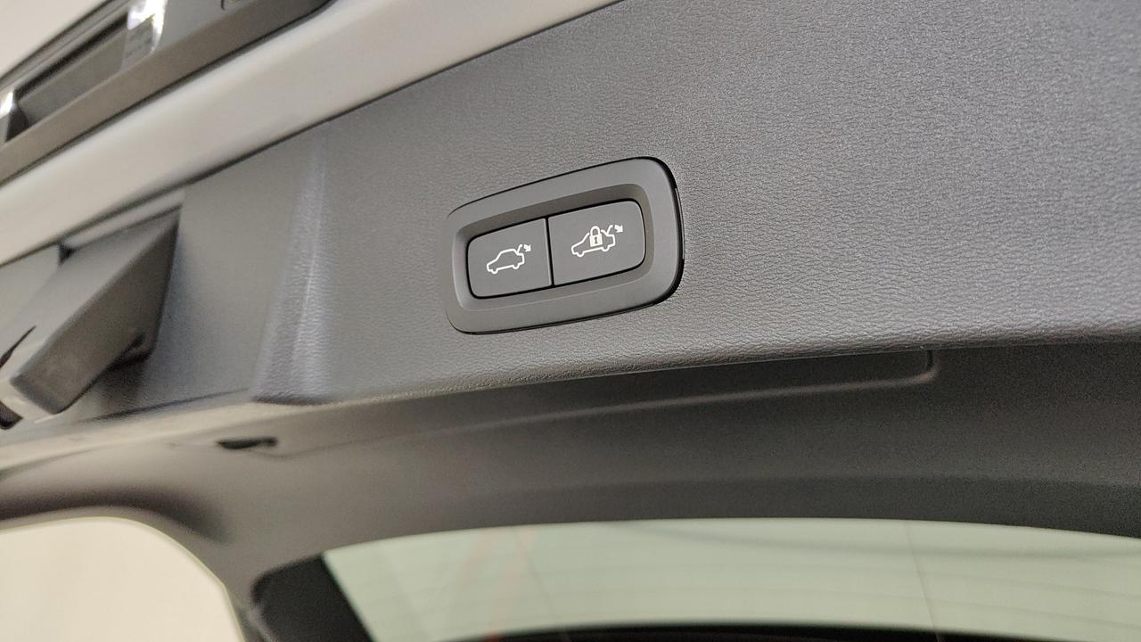 VOLVO XC40 2.0 b3 Core auto