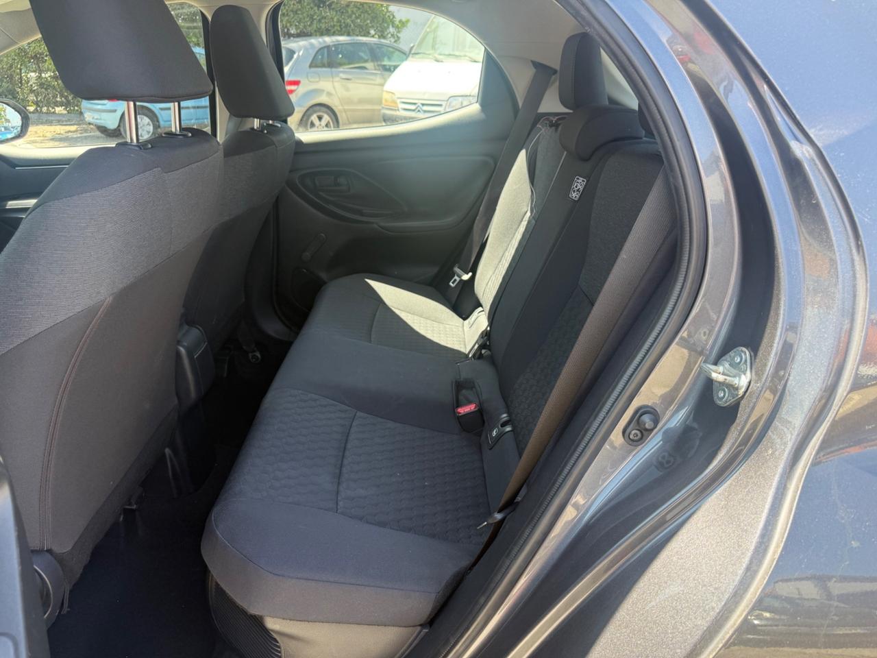 Toyota Yaris 1.5 Hybrid 5 porte Business