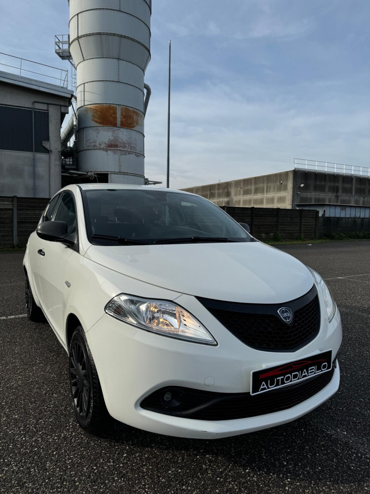 Lancia Ypsilon 1.2 69 CV 5 porte S&S Elefantino Blu