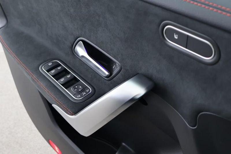 Mercedes-Benz CLA CLA 180 d Edition AMG Line NIGHT CAMERA 360 MBUX LED DISTRONIC