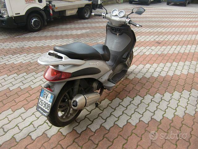 Piaggio Beverly 200
