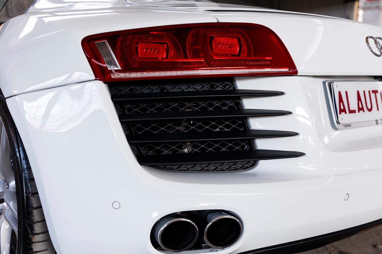 Audi R8 4.2 V8 FSI quattro