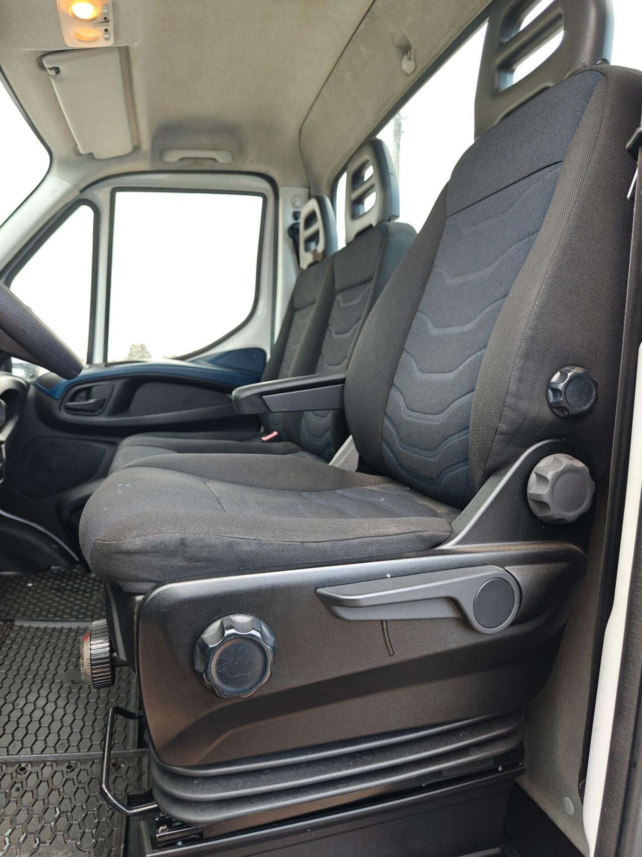 Iveco Daily 35C14 2019 cambio automatico