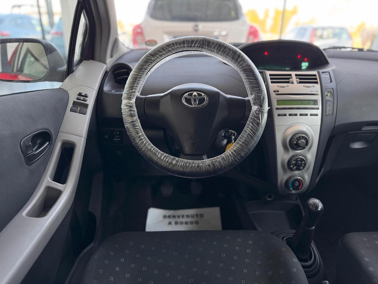Toyota Yaris 1.0 5 porte