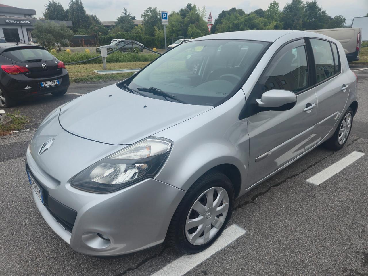 Renault Clio 1.2 16V 5 porte Dynamique