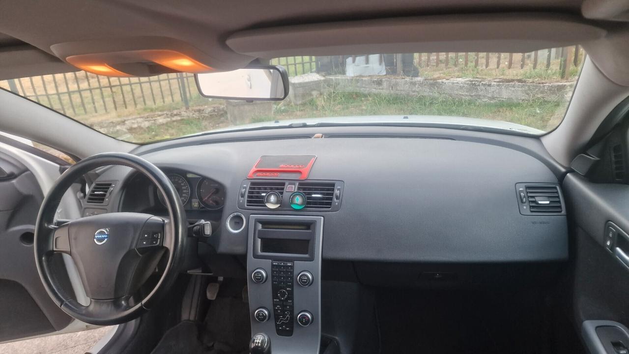 Volvo V50 1.6 D DRIVE cat R-Design "130.000 Km"