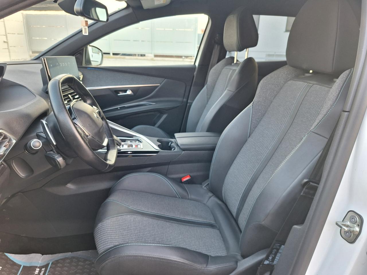 Peugeot 3008 BlueHDi 130 S&S EAT8 Allure Pack Nav Retrocam 09/2023