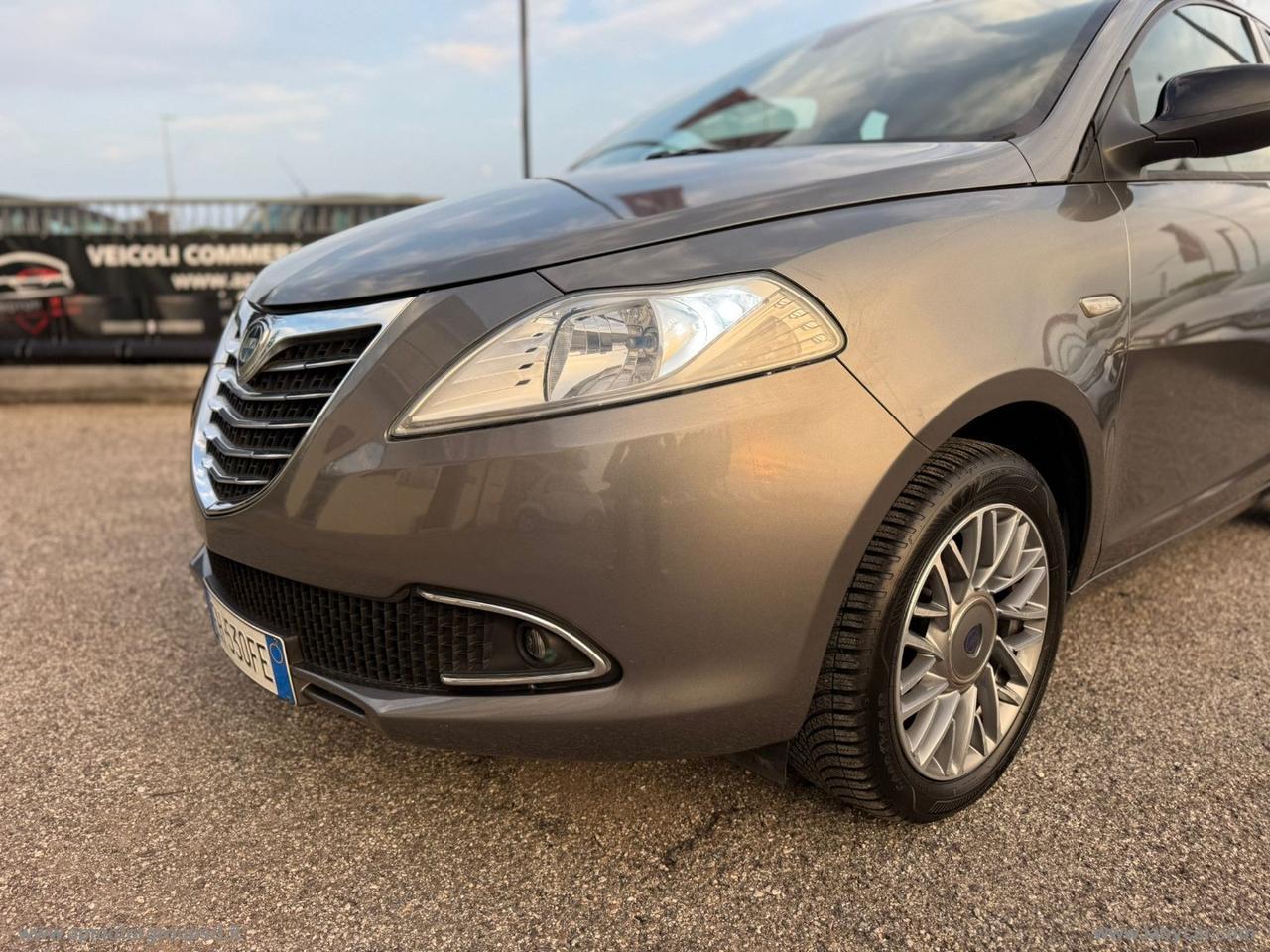 LANCIA Ypsilon 1.2 69 CV 5p. S&S Gold