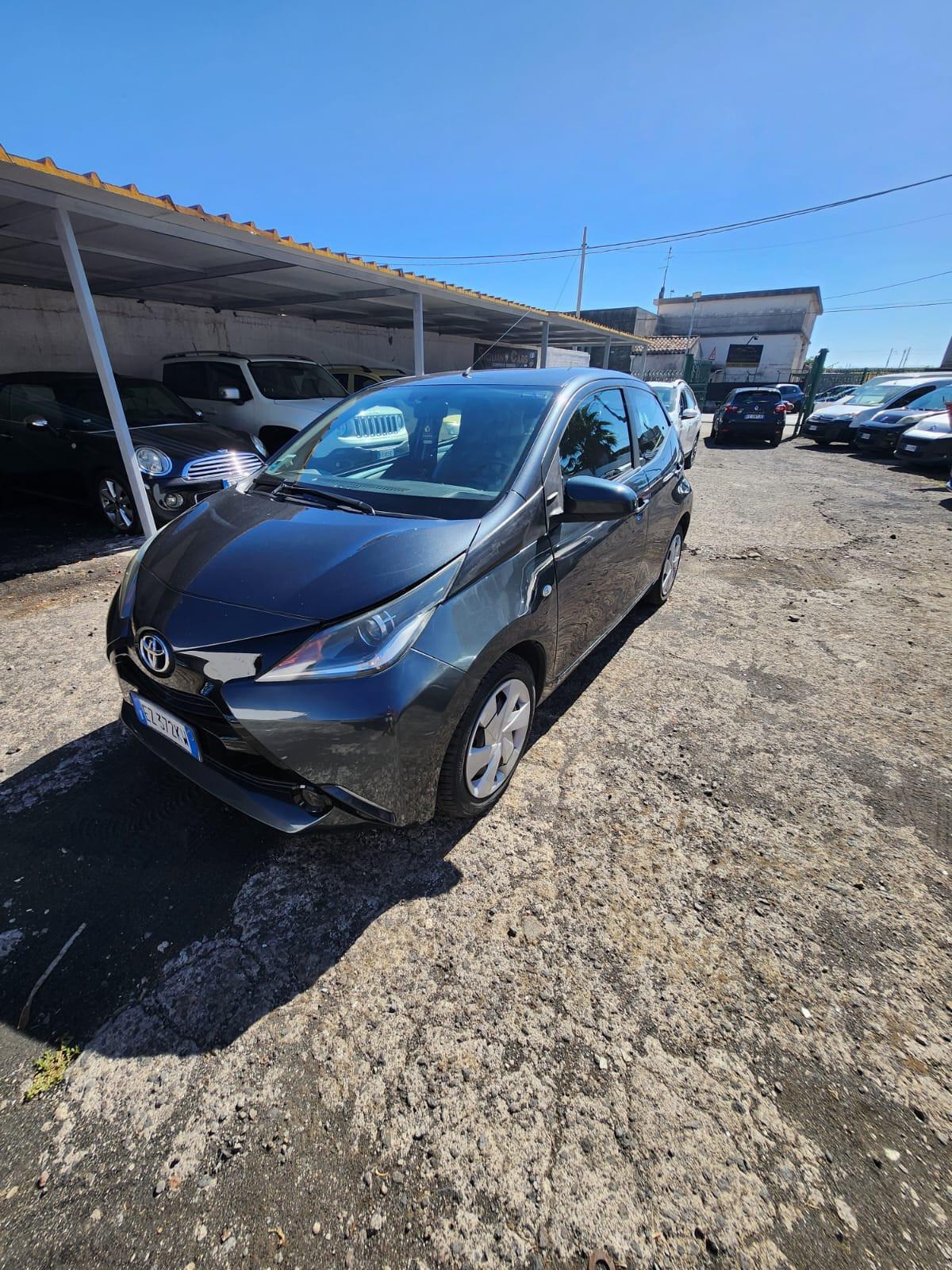 Toyota Aygo 1.0 VVT-i 69 CV 5 porte x-wave