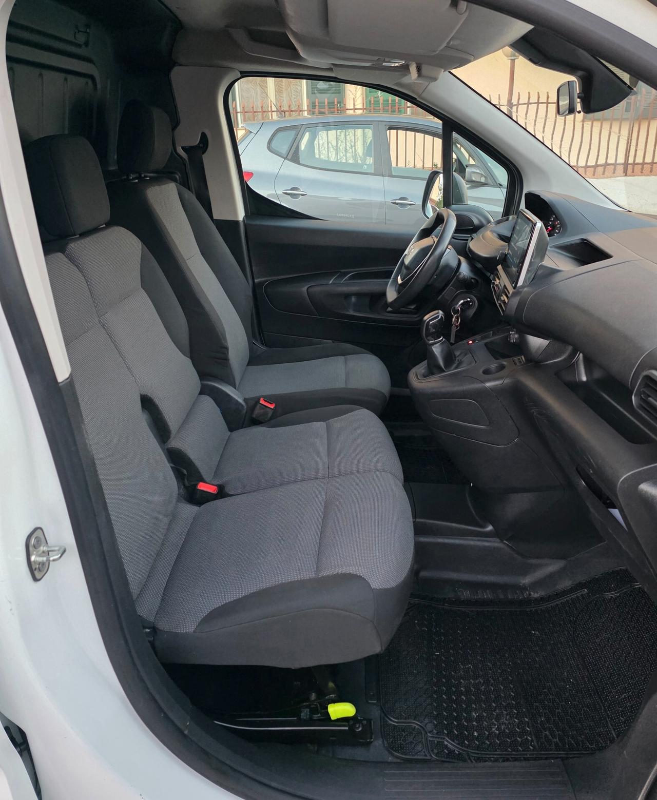 Peugeot Partner BlueHDi 100 S&S PC Furgone Pro