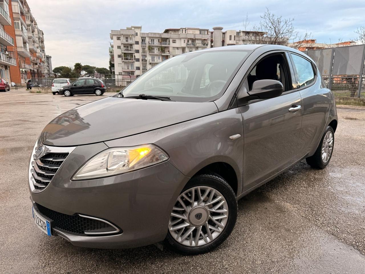 Lancia Ypsilon 1.3 MJT 16V 95 CV 5 porte IN PERFETTE CONDIZIONI