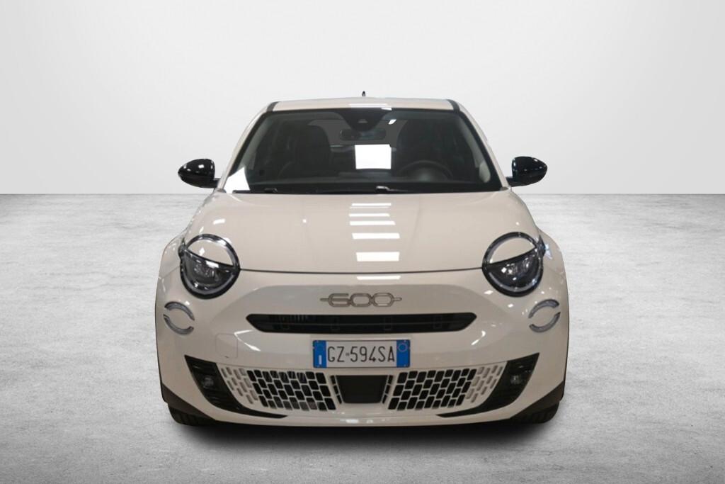 FIAT 600 1.2 HYBRID 145CV DCT MHEV POP ( FARI LED - COCKPIT - CRUISE - MIRROR - SENSORI POST. - CERCHI 17 )