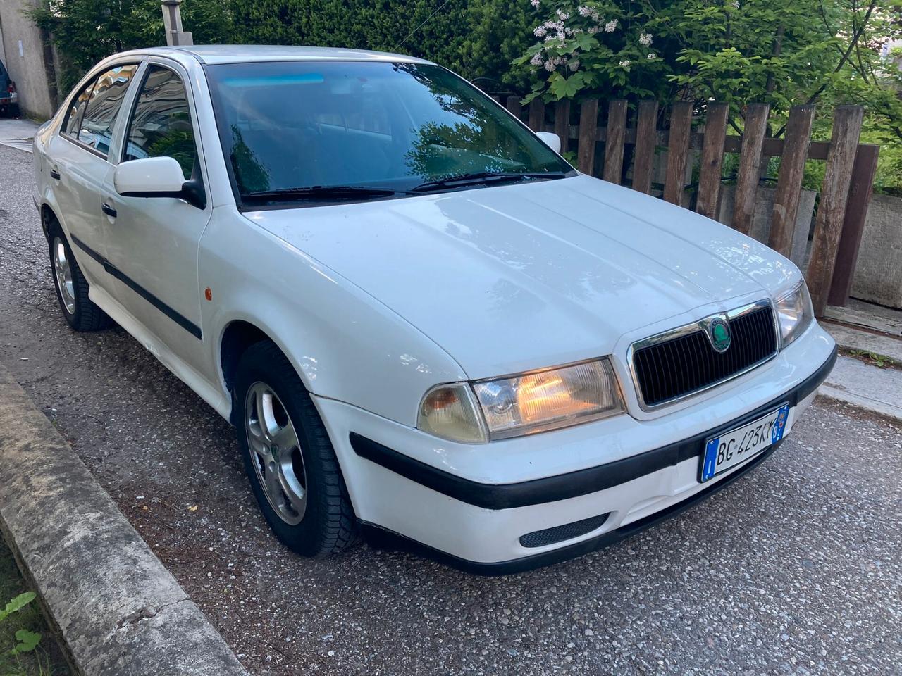 SKODA OCTAVIA 1.9 TDI 90CV BERLINA