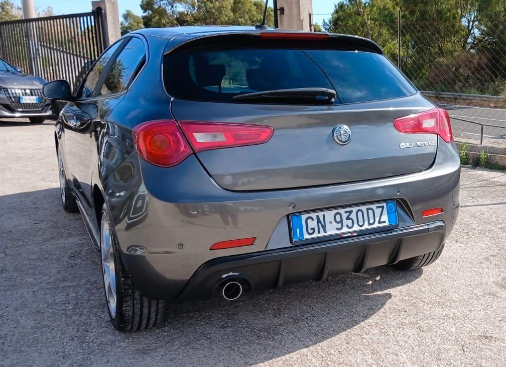 Alfa Romeo Giulietta 1.6 JTDm Distinctive - 2013