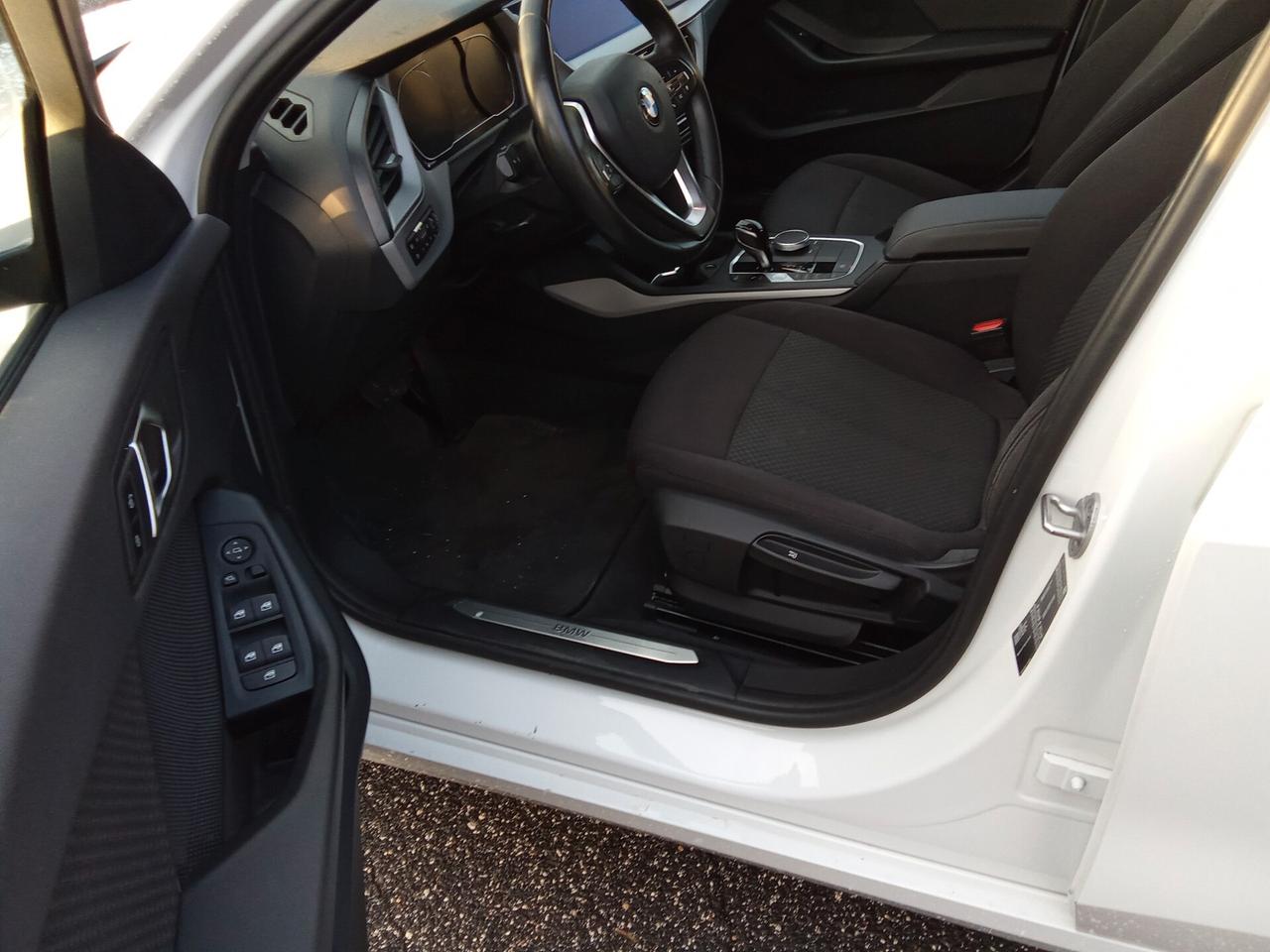 Bmw 116 116D M-SPORT 116CV FULL NAVI LED CERCHI 19 UNIPRO