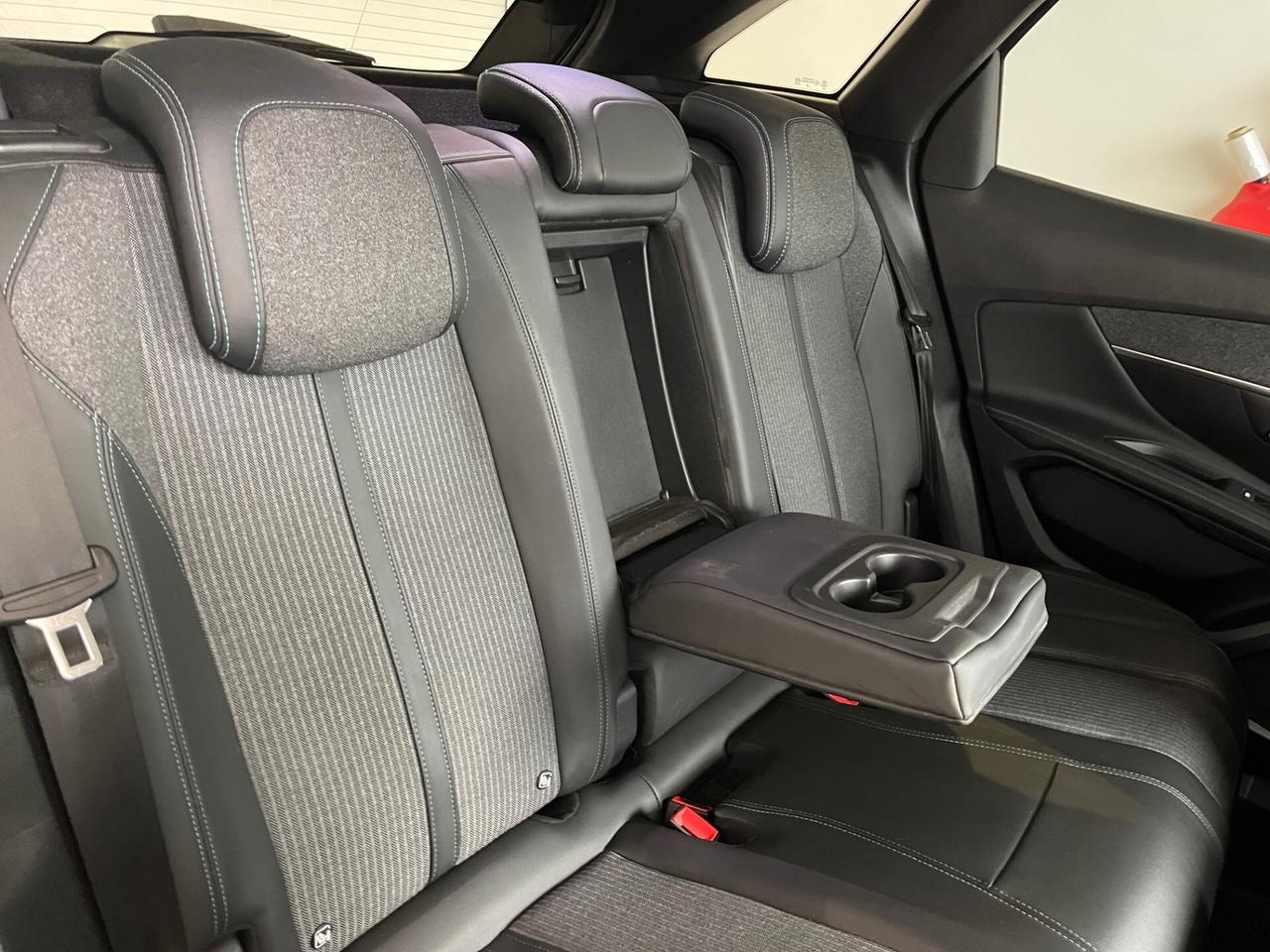 Peugeot 3008 Hybrid 181cv e-EAT8 Allure NO VINCOLO DI FINANZIAMENTO