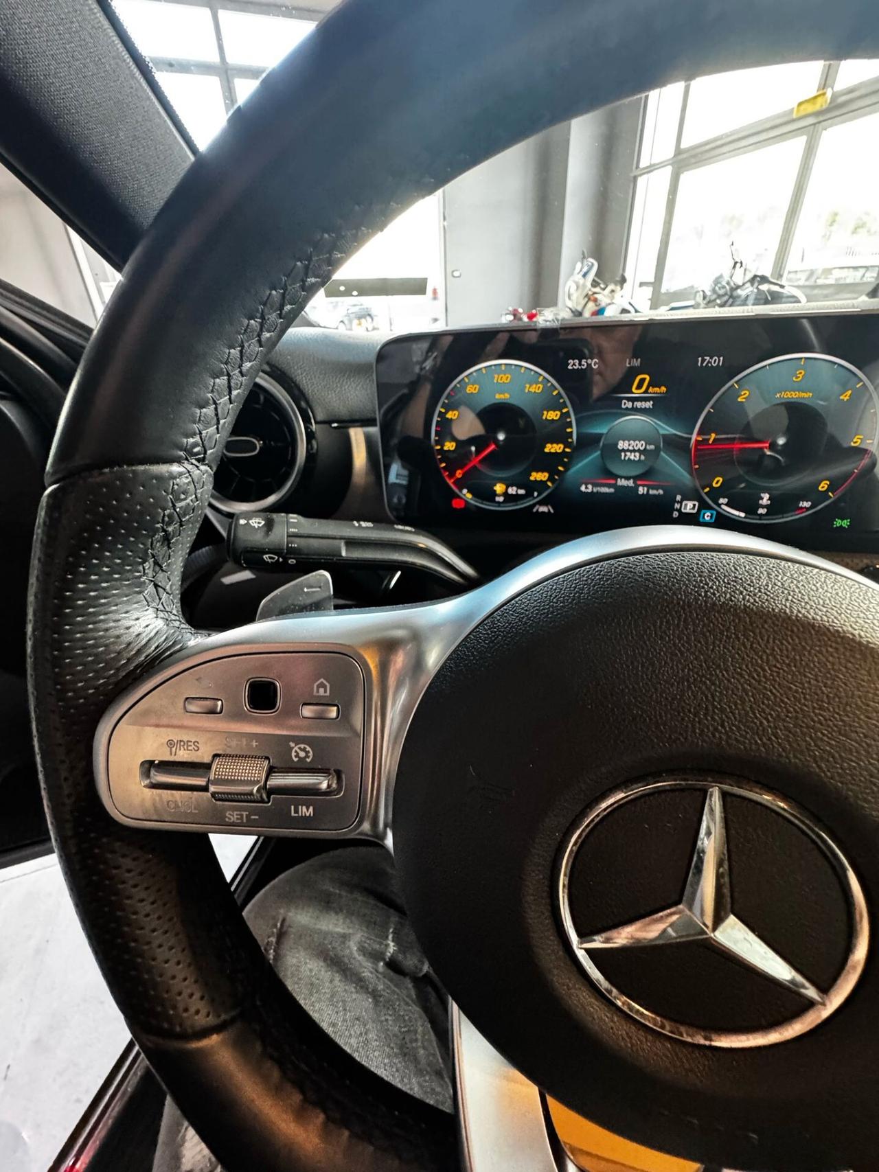 MERCEDES A 180CDI SEDAN AT8 PREMIUM TETTO APRIBILE