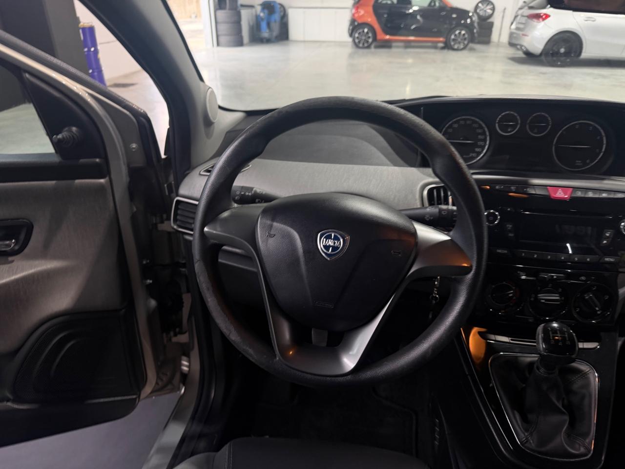 Lancia Ypsilon 1.3 MJT 16V 95 CV 5 porte S&S Silver