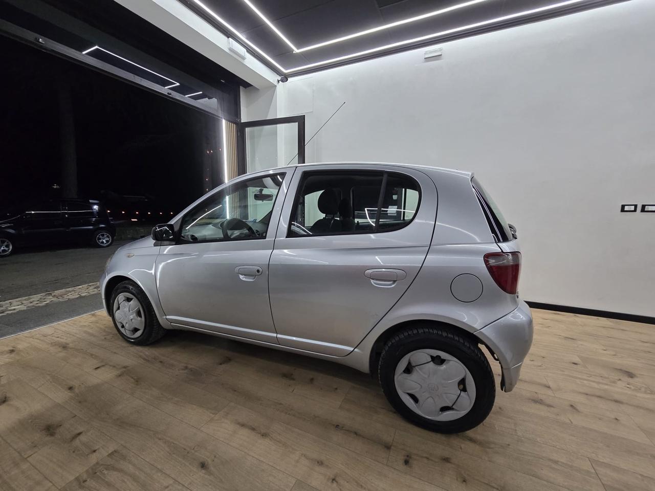 Toyota Yaris 1.0i 16V cat 5 porte