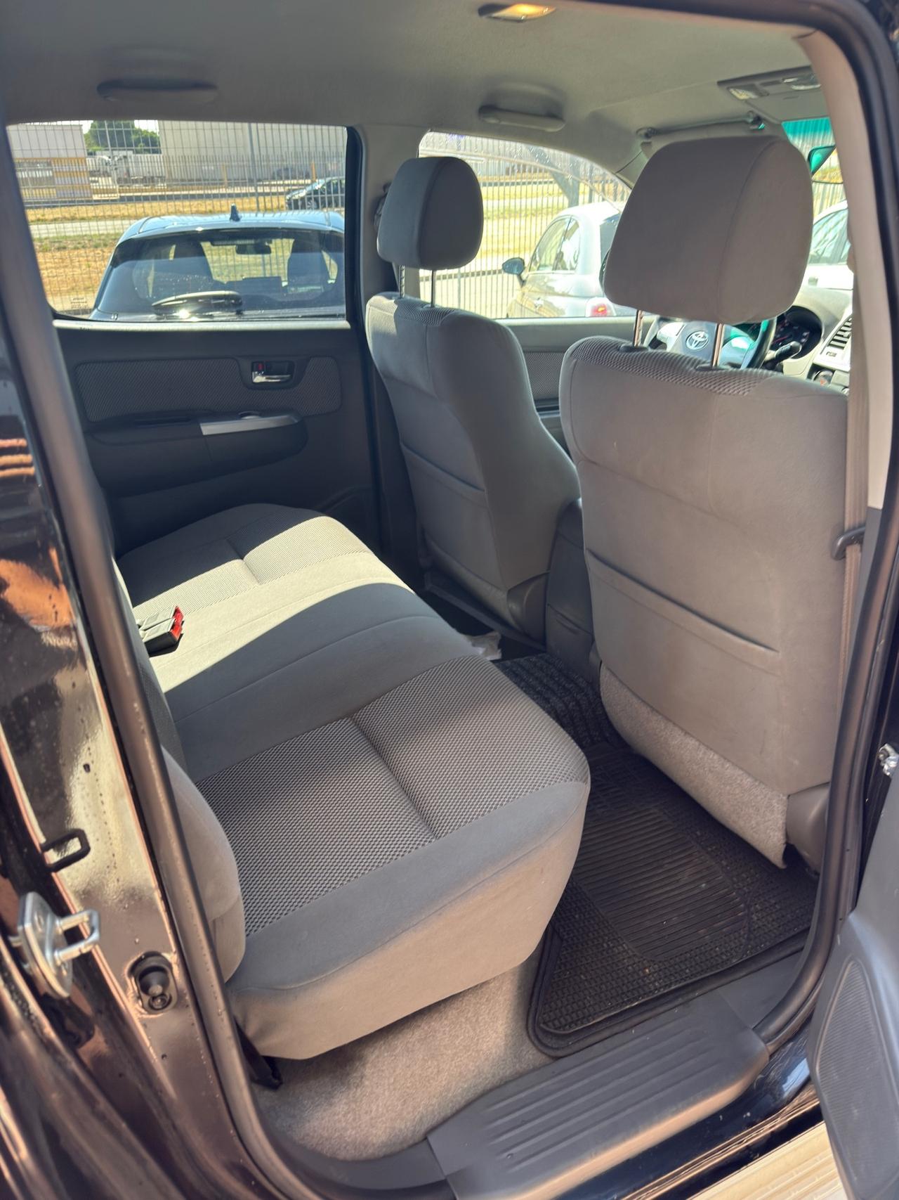 Toyota Hilux 3.0 D-4D 4WD 4p. DC Stylex HARDTOP