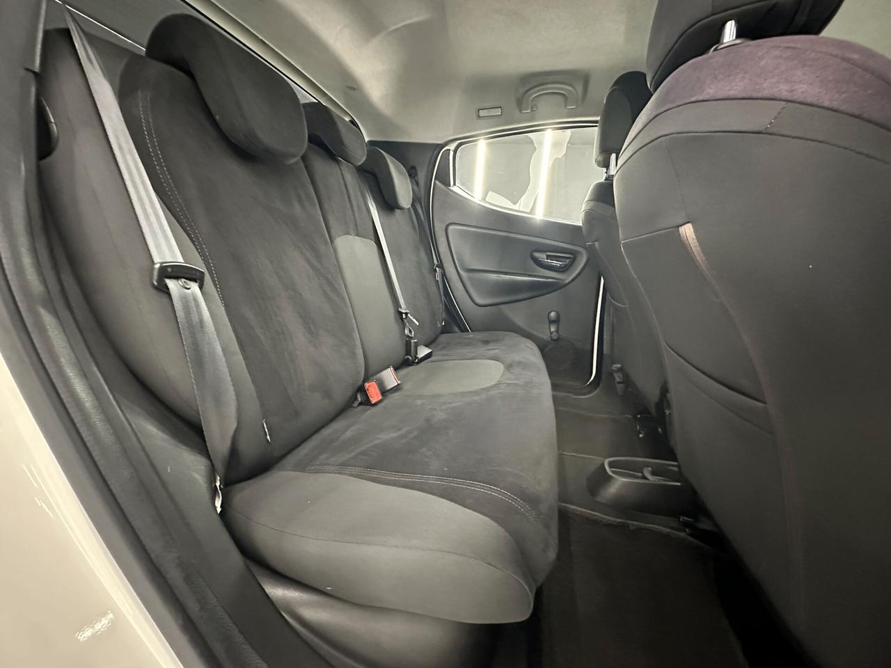 Lancia Ypsilon 1.2 69CV GPL-NEOPATENTANTI-KM CERTIFICATI-PERMUTE