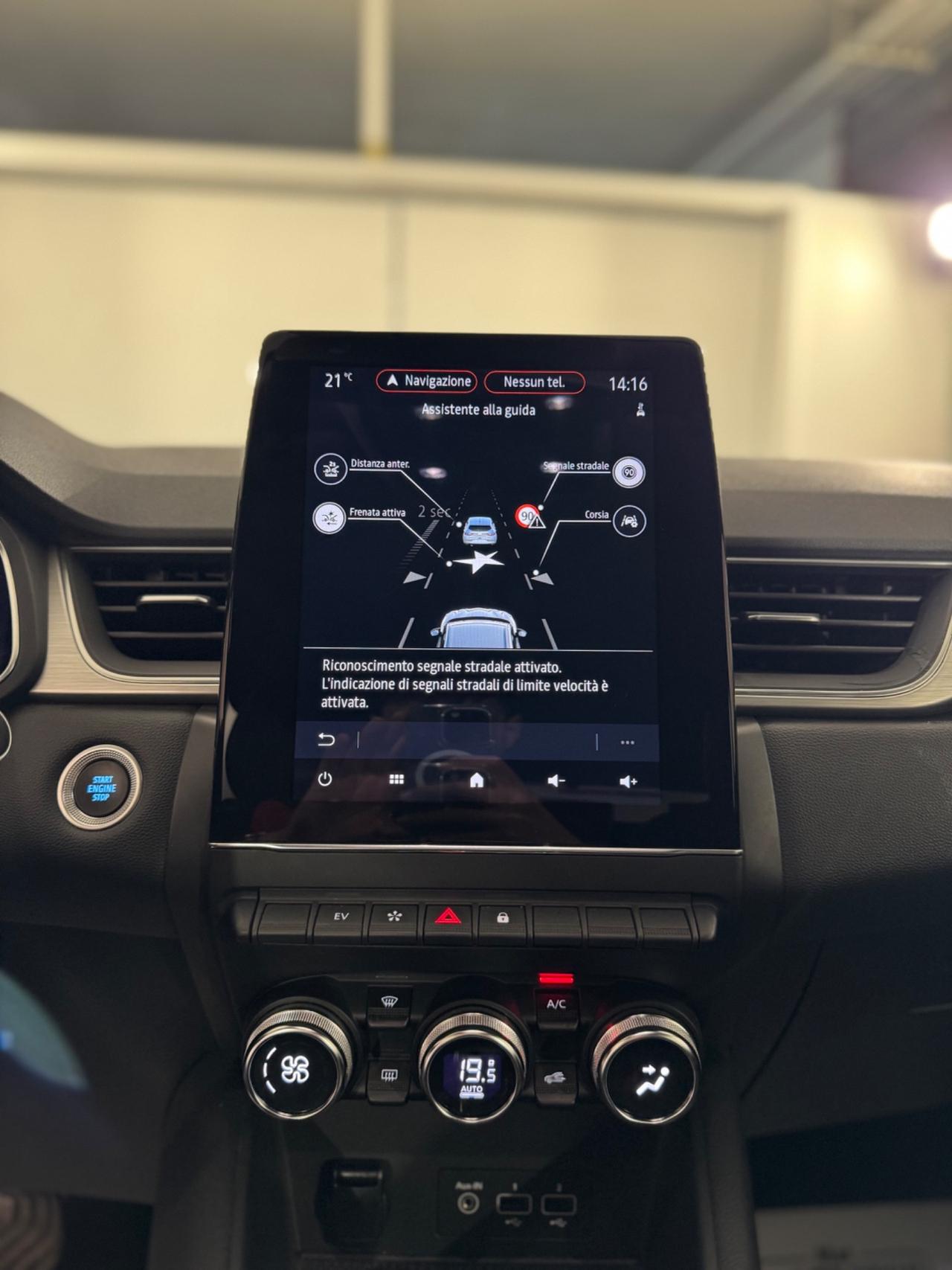 Renault Captur Plug-in Hybrid E-Tech 160 CV Initiale Paris