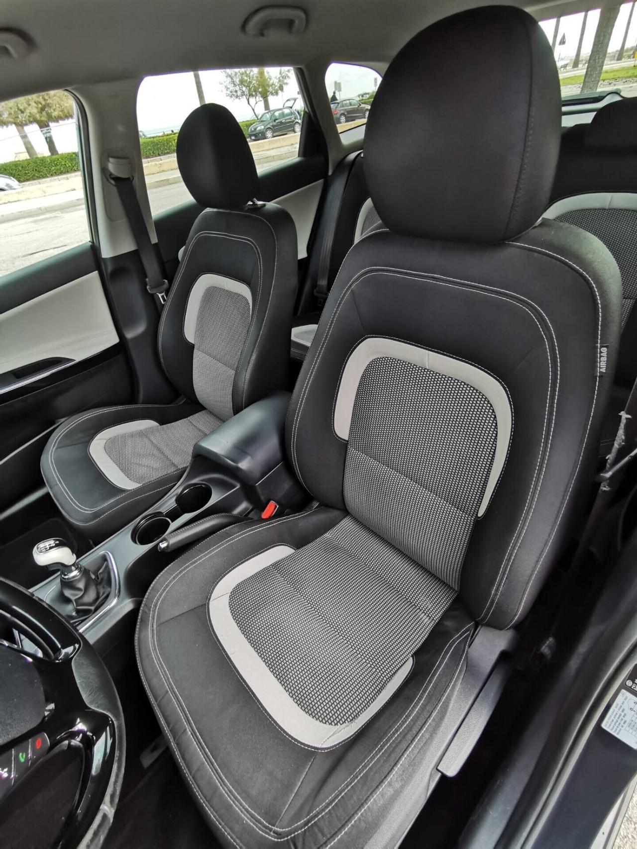 Kia Ceed Sportswagon cee'd 1.6 CRDi 128 CV SW Stop&Go high tech