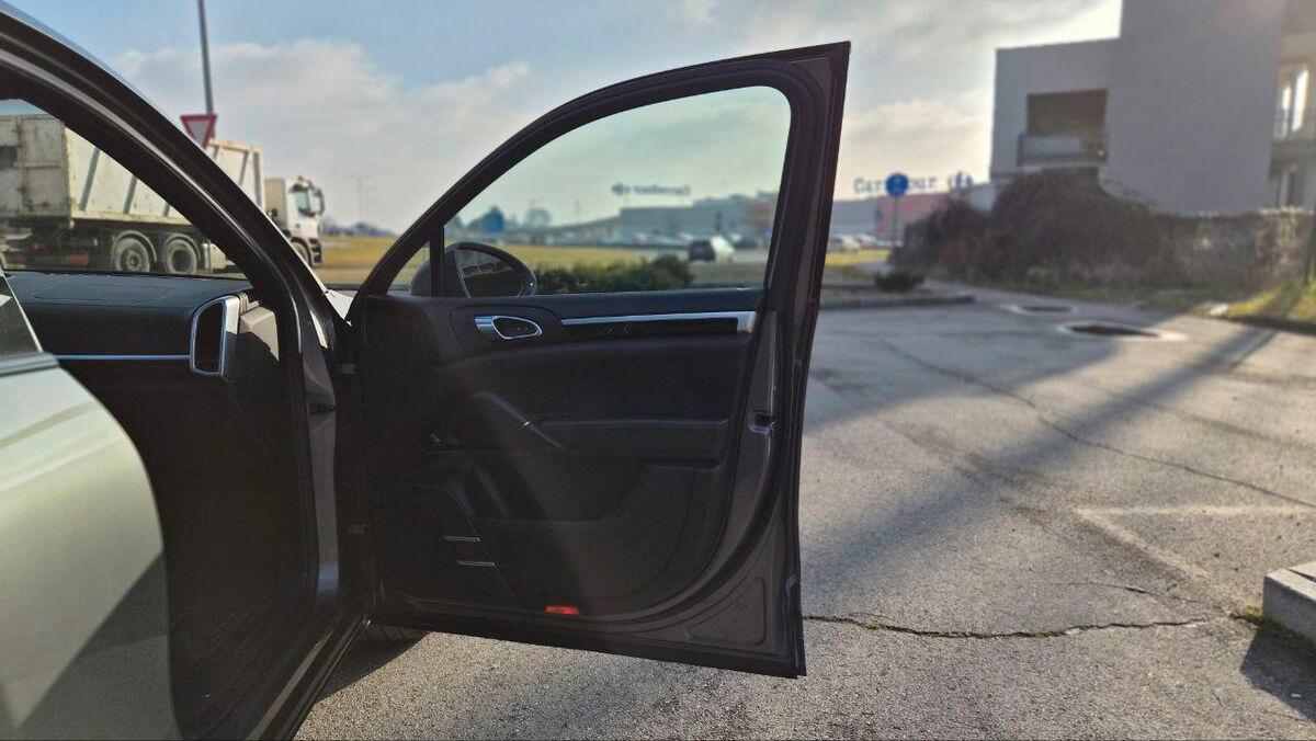 Porsche Cayenne 3.0 Platinum Edition tiptronic