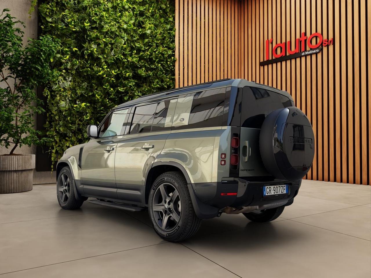 Land Rover Defender 110 3.0D I6 200 CV AWD Auto SE
