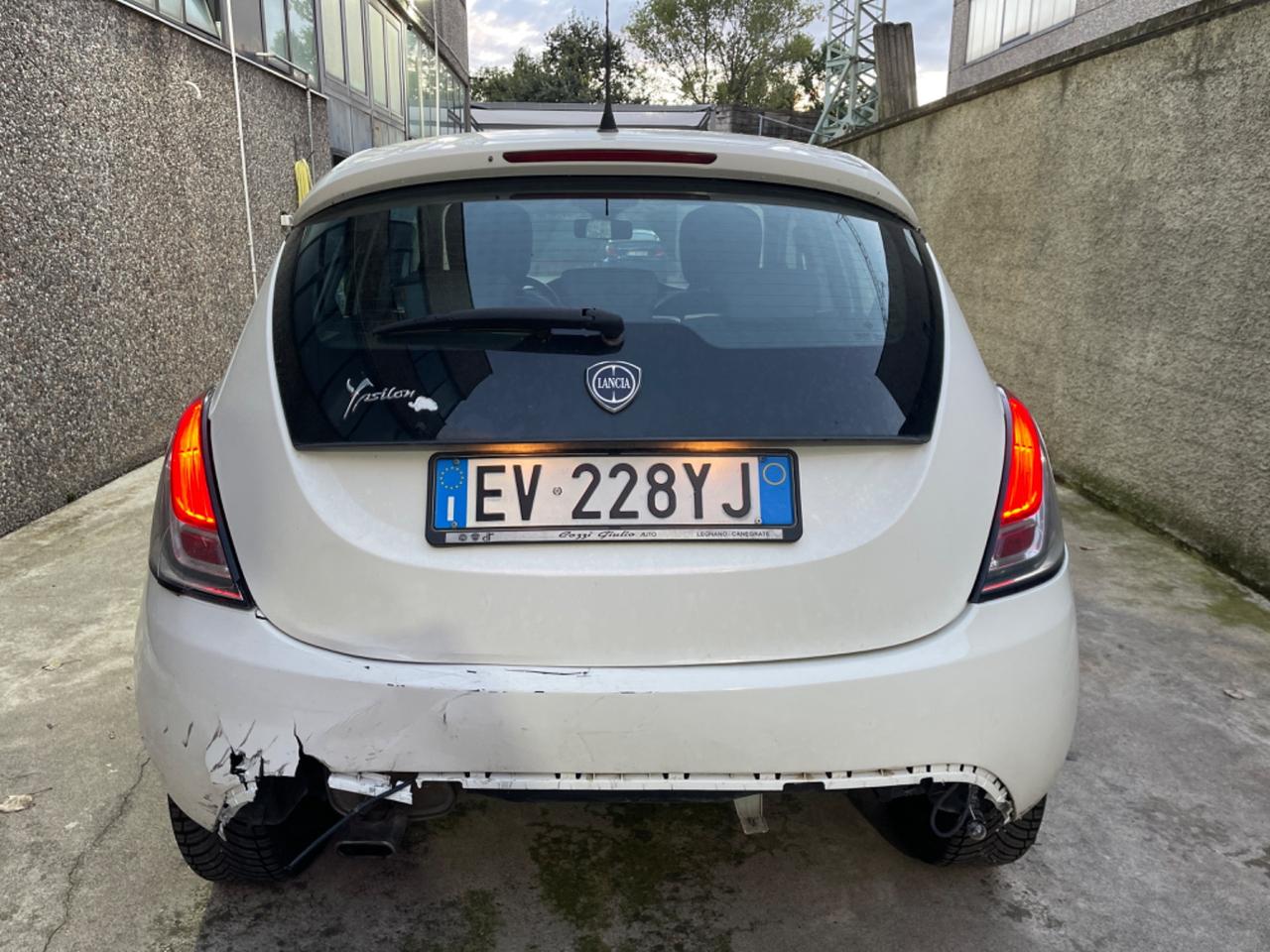 Lancia Ypsilon 1.2 benzina euro6b neopatentati